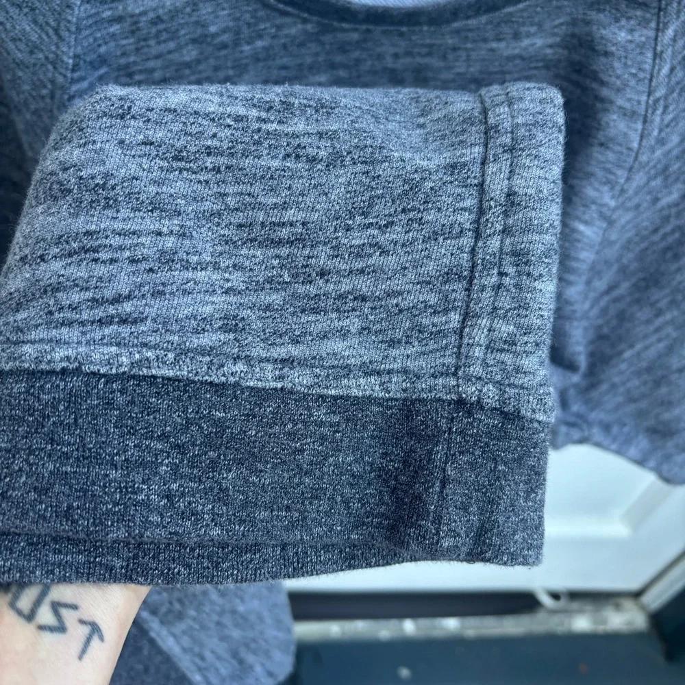 Everlane Grey Short Sleeved Sweatshirt - Picture 5 of 8